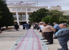 سفره خالی کارکنان استانداری کرمانشاه مقابل استانداری +عکس