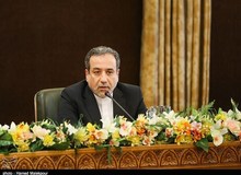 عراقچی: توقیف نفتکش حامل نفت ایران نقض برجام است