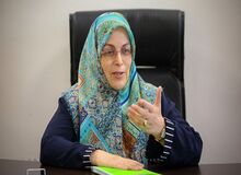 آذر منصوری: دولت رییسی به کودک همسری دامن زد/ اصولگرایان عرصه را بر زندگی زنان تنگ کردند
