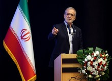 پزشکیان: نخبه کسی است که اگر به مشکل برخورد، در نرود