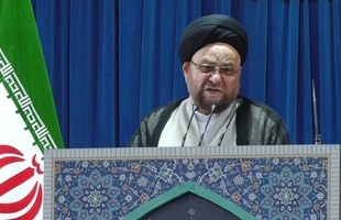 امام جمعه اصفهان: حضور مردم در خیابان تا زمانی که رهبری لازم بدانند باید ادامه داشته باشد