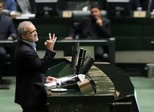 کیهان: سخنان رئیس جمهور درباره نقش رهبری در انتخاب اعضاب کابینه نادرست و توأم با بی دقتی بود
