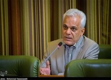 طلایی: در خانه، کنار مادرم نشستم 