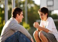چرا تا همین یک قرن پیش، نوجوانان انسان کامل محسوب نمی‌شدند؟