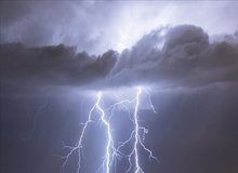 رگبار و رعد و برق در برخی نقاط تهران
