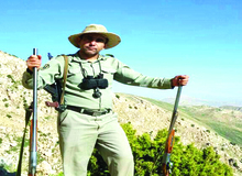 محیط بان دنا: برای هزینه درمان درخواست کمک کردم ؛ گفتن بودجه نداریم / فرمانده یگان حفاظت محیط‌زیست : هر هزینه‌ای که بپردازد در قالب دیه به او پرداخت می‌شود / مدیرکل محیط‌زیست کهگیلویه و بویراحمد: باید زخم خوب شود تا دیه بدهیم 