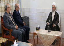 آیت الله مکارم شیرازی: باید میان کسانی که اعتراض دارند با کسانی که در پی تخریب هستند تفاوت قائل شد 
