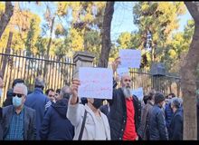 ماجرای تجمع کارمند و بازنشسته شهرداری تهران چه بود؟  بازداشت چند نفر در تجمع اعتراضی کارکنان شهرداری و لغو مرخصی‌های کارمندان/ امانی، عضو شورای شهر: استعلام شهرداری از مجلس مانع ترمیم حقوق ها شد/ واکنش معاون منابع انسانی شهرداری به تجمع کارکنان