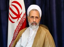 امام جمعه قم: جز اندکی، همه پای انقلاب هستند/ نظام معیشتی مردم دچار سختی شده است