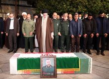 اقامه نماز آیت الله خامنه ای بر پیکر سردار سید رضی موسوی