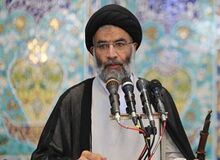 امام جمعه اهواز: دشمنان به دنبال کشاندن مردم به اعتراضات خیابانی بودند/تا آخرین قطره خون گوش به فرمان رهبری هستیم 