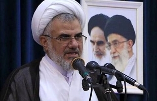 نماینده ولی فقیه در استان هرمزگان: اخذ عوارض از تنگه هرمز حق ماست 