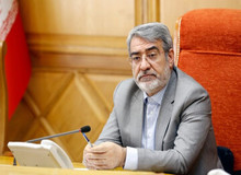 هشدار صریح وزیر کشور به مسافران نوروزی؛ اگر با صف‎‌های طولانی مواجه شدید گلایه‌مند نشوید

مجوز برای اعمال حاکمیت سختگیرانه صادر می‌شود