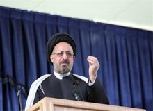 امام جمعه شیراز: در جمهوری اسلامی به هنجارشکنان اجازه فعالیت نخواهیم داد/ مردان باید حجاب را رعایت کنند