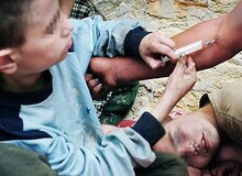 گزارشی از گسترش اعتیاد کودکان بومهن در ۵۰ کیلومتری تهران:کودکانی که نام مواد را بلدند نام میوه ها را نه!