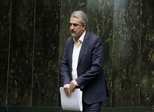 نامه وزیر صمت به دادستان کشور در پی ادعای دادن خودرو به نمایندگان