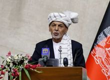 بادیگارد، اشرف غنی: رئیس جمهور سابق، میلیاردها دلار را در کیسه های بزرگ گذاشت و با خود برد/ فیلم ها را دارم