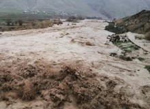 قطع راه ارتباطی بیش از ۱۰۰ روستا در لرستان/ گاز شهر معمولان قطع است / قطع برق ۳۷ روستا و آب آشامیدنی سه روستا / آغاز موج دوم بارش ها؛ پیک سیلاب بعدازظهر امروز رخ می دهد 