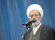امام جمعه مشهد: خانواده در غرب در حال از بین رفتن است/ باید قدرت دفاعی خود را تقویت کنیم