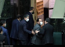 معاون پارلمانی رئیس جمهور به دو تابعیتی بودن «رزم حسینی» واکنش نشان داد