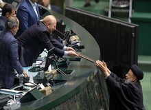 ارگان مطبوعاتی دولت: مجلس یازدهم با دولت لجبازی می کند