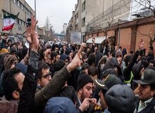 ارگان مطبوعاتی نزدیک به سپاه پاسداران انقلاب اسلامی: برخی دستگیرشدگان گفتند، عمداً ،کاری می‌کردند تا بازداشت شوند، زیرا به این پرستیژ برای «پزدادن» مقابل دوست‌دخترهای‌شان نیاز داشتند
