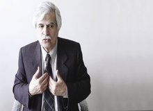 تنها تاثیر مثبت تعویض مدیران تراز اول کشور، آرام نمودن جو روانی ومشغله های فکری مردم است/ تعویض و جا به جایی وزرا هیچ سودی برای اقتصاد کشور ندارد