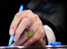 پیام تسلیت رهبر انقلاب در پی درگذشت اولین سرپرست موسسه کیهان پس از انقلاب حاج حسین مهدیان