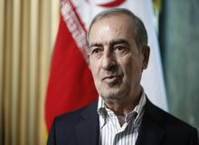 الویری: پزشکیان یا ظریف، بدون کسب نظر رهبری، درباره مذاکره با آمریکا موضع‌گیری نخواهند کرد