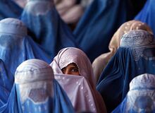 برقع برای زنان افغانستان اجباری شد
