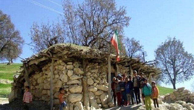 جمع‌آوری مدارس سنگی تا پایان سال/ بازسازی ۱۶ مدرسه آسیب‌دیده در جنگ تا مهر ۱۴۰۶
