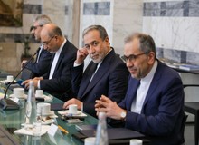اکسیوس به نقل از مقامات آمریکایی: آمریکا به ایران اطلاع داد که با درخواست‌ تغییر مکان و شکل مذاکرات، موافقت نخواهد کرد/ به تهران گفتیم یا همین یا هیچ چیز، آن‌ها پاسخ دادند «پس هیچ چیز»