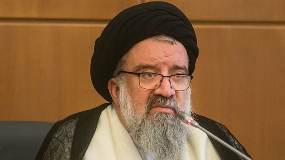 خاتمی: قانون اساسی تصریح دارد که رجال، کاندیدای ریاست جمهوری باشد/  نظام مقدس جمهوری اسلامی سرافراز است