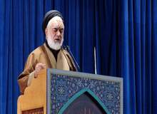  امام جمعه اصفهان: کمیسیون محرمانه سه نفره رهبر آینده را شناسایی می کند/ وظیفه داریم برای سلامتی رهبر دعا کنیم