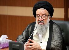 احمدخاتمی: خانمی که بی‌حجاب بیرون می‌آید مریض است