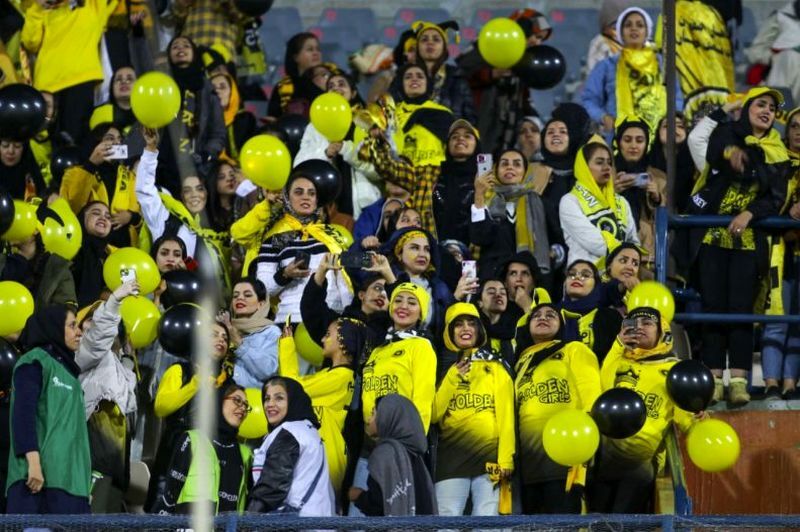 چرا زیرساخت ورود زنان به ورزشگاه‌های اصفهان فراهم نیست؟
