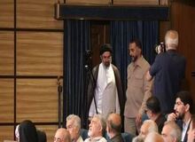 تئوریسین‌ اصولگرا از پشت پرده بیرون آمد؟/ عکسی از فرزندان رهبر انقلاب و حدادعادل