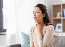 سه روش سنتی برای تسکین گلو درد
