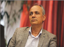 زیدآبادی: من نمی‌دانم کدام شیر پاک خورده‌ای، این عنوان “شرف اهل قلم” را به دنبال اسم من چسباند!