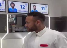 ورود نیمار به دشداشه به محل تمرین الهلال 