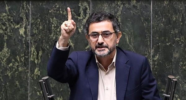 زارعی، نماینده مجلس: برخی با ارسال پیامک‌هایی می‌گویند ظریف جاسوس است، مجلس و رئیس مجلس در حال خیانت هستند
