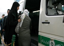 ارگان اطلاع رسانی سپاه: برخورد با پوشش های نامتعارف دستور رئیسی و وزیر کشور است؛ پلیس تصمیم گیرنده نهایی نیست
