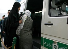 ارگان اطلاع رسانی سپاه: برخورد با پوشش های نامتعارف دستور رئیسی و وزیر کشور است؛ پلیس تصمیم گیرنده نهایی نیست