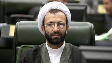 سلیمی: رئیس‌جمهور از قرنطینه خارج شده و از رزم حسینی دفاع کند
