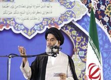 امام جمعه اهواز: بستن تنگه هرمز، اقتصاد آمریکا و اروپا را فلج می‌کند/ در صورت حماقت دشمن پایگاه‌های آمریکا را منهدم می‌کنیم