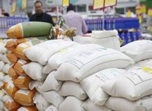 واکنش رسمی به نایاب شدن برنج وارداتی / رئیس اتحادیه بنکداران مواد غذایی تهران؛ برنج به وفور هست / اعلام قیمت های جدید در بازار