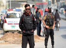 حمله انتحاری در پاکستان؛ ۱۲ پلیس کشته شدند