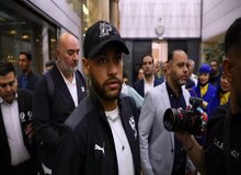 نیمار و ستارگان الهلال برای مسابقه با نساجی قائمشهر وارد تهران شدند
