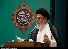 امام جمعه یزد:سازش در برابر دشمن، زیاده‌خواهی را بیشتر می‌کند 
