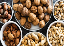 متفاوت اما خاص: راهنمای خرید آجیل مخصوص شب یلدا برای افراد خوش سلیقه